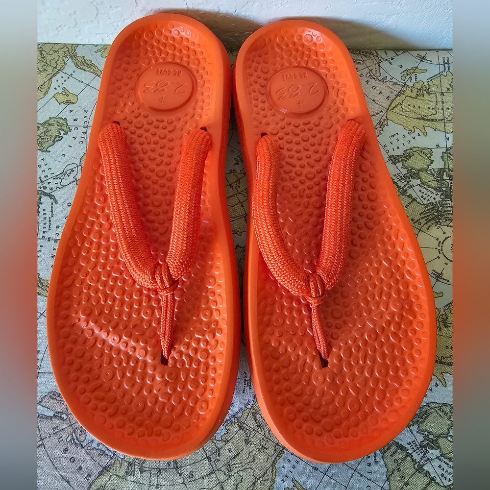 Allbirds orange 🍊 flip flops‎ size 9-9.5